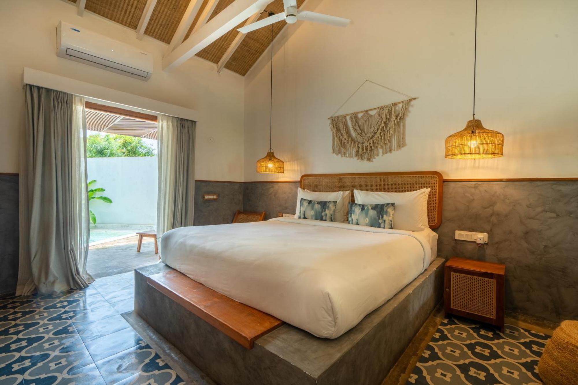 Azora By Ayatana, Goa Hotel Morjim Exterior photo