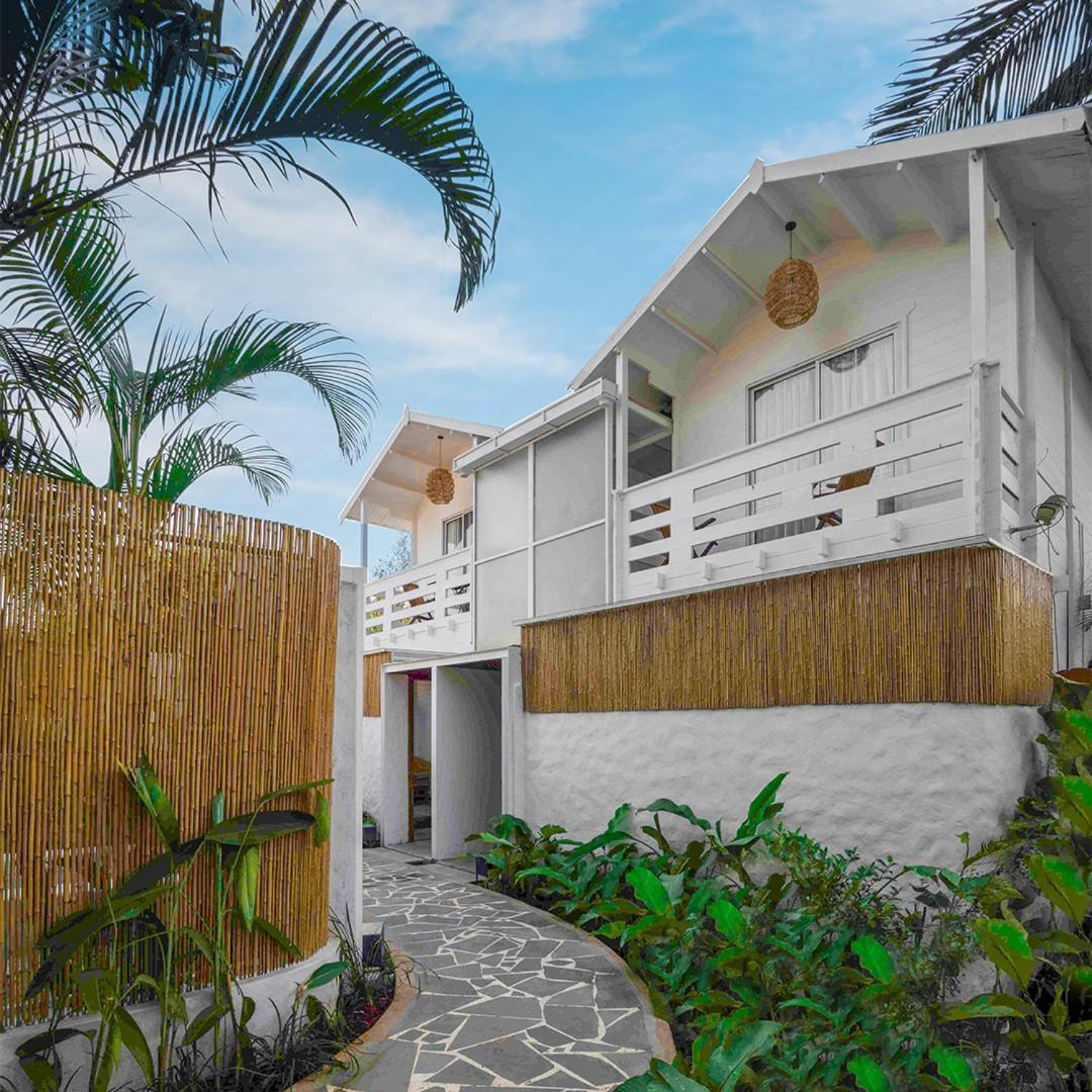 Azora By Ayatana, Goa Hotel Morjim Exterior photo