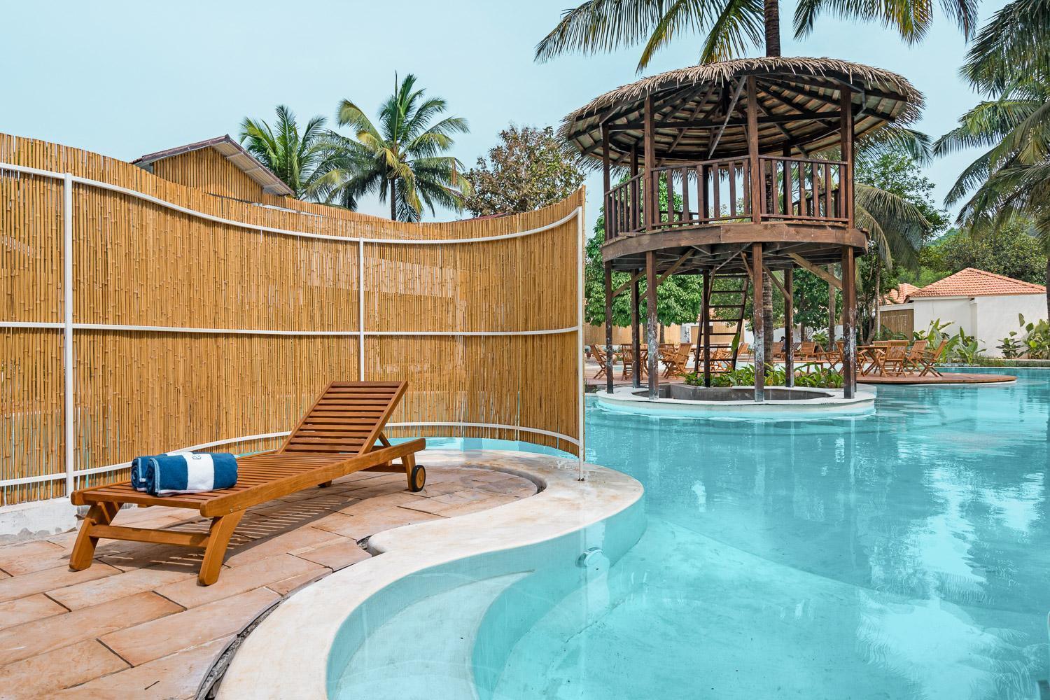 Azora By Ayatana, Goa Hotel Morjim Exterior photo
