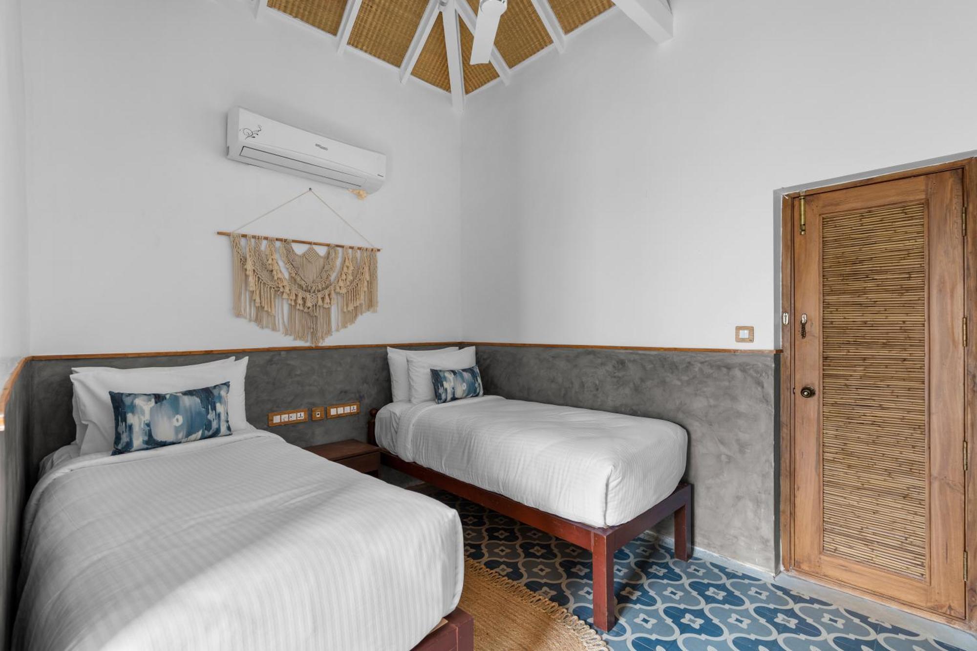 Azora By Ayatana, Goa Hotel Morjim Exterior photo