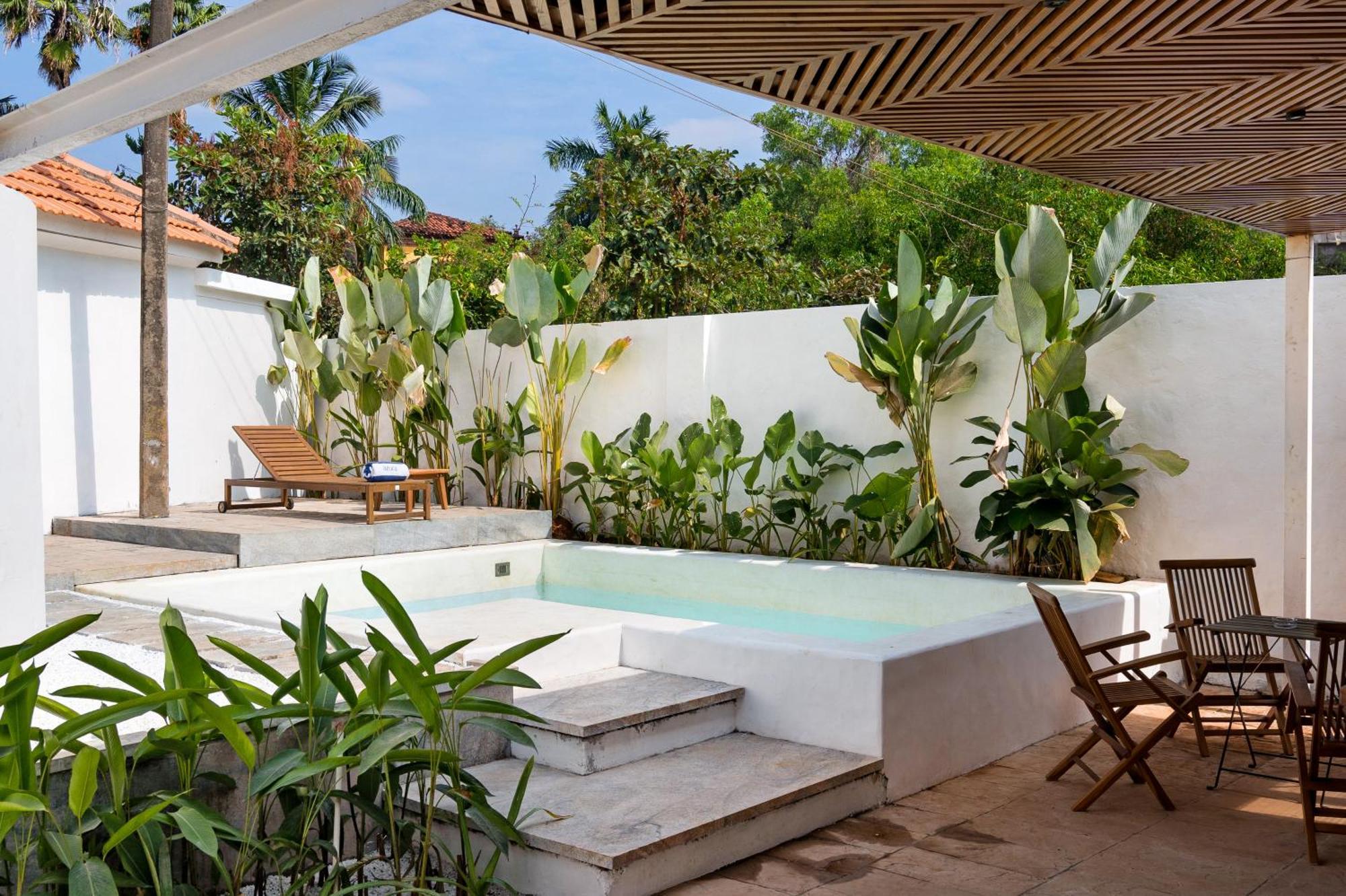 Azora By Ayatana, Goa Hotel Morjim Exterior photo