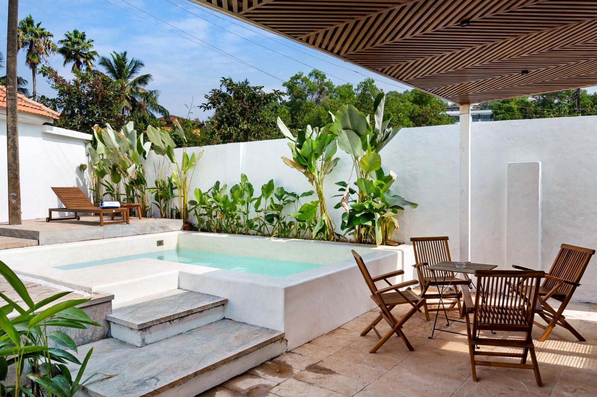 Azora By Ayatana, Goa Hotel Morjim Exterior photo