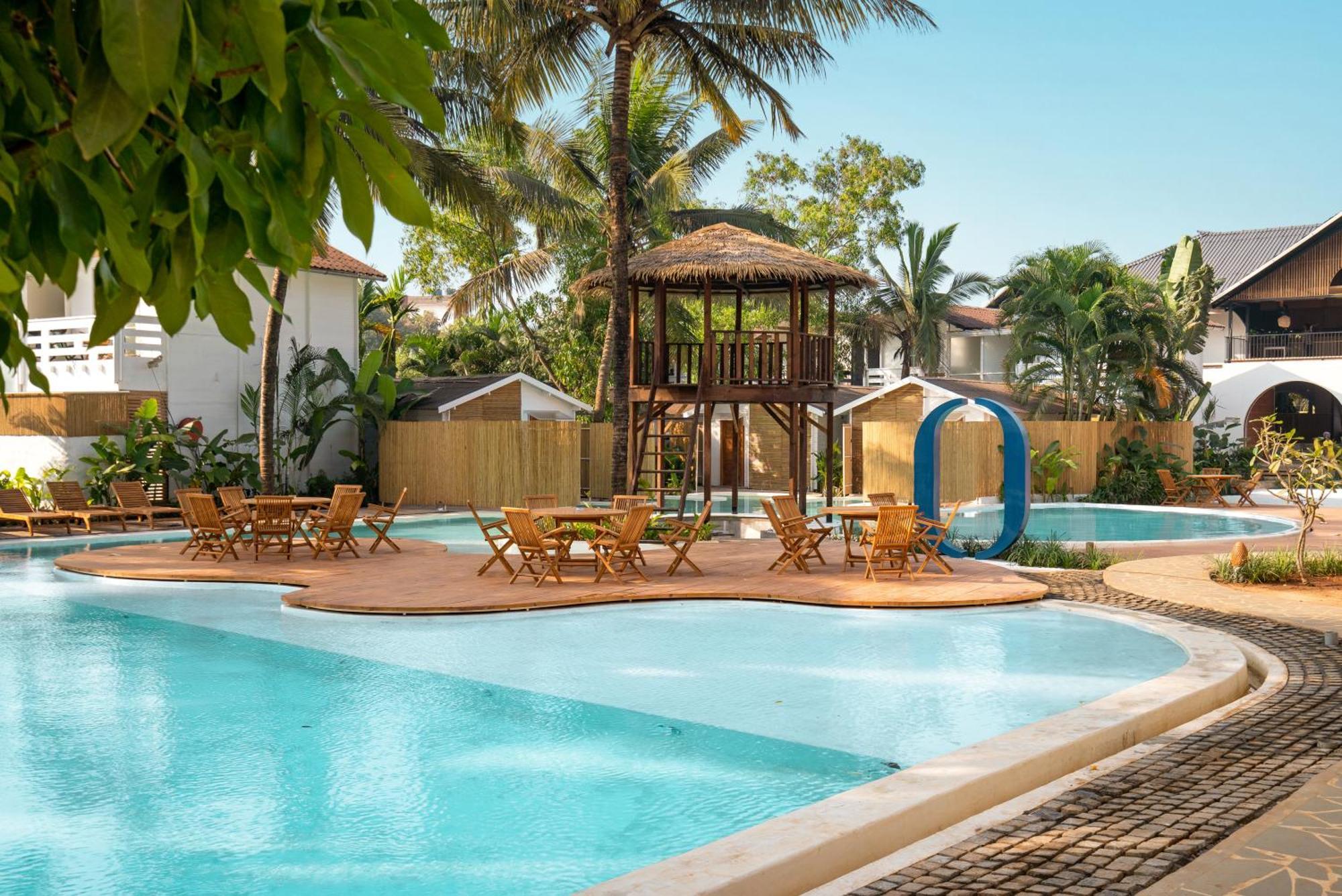Azora By Ayatana, Goa Hotel Morjim Exterior photo