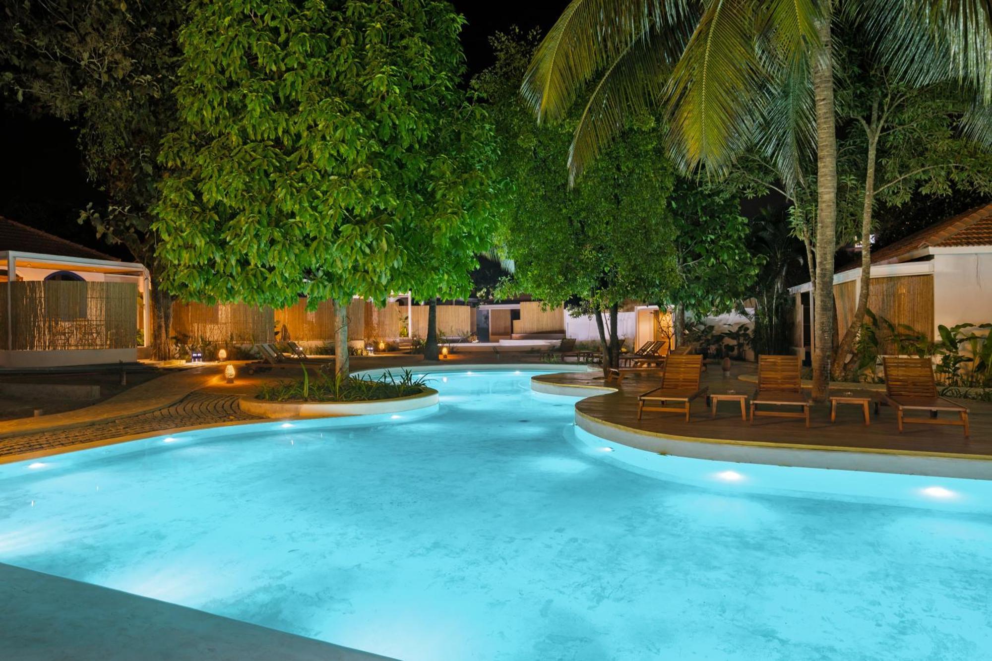 Azora By Ayatana, Goa Hotel Morjim Exterior photo