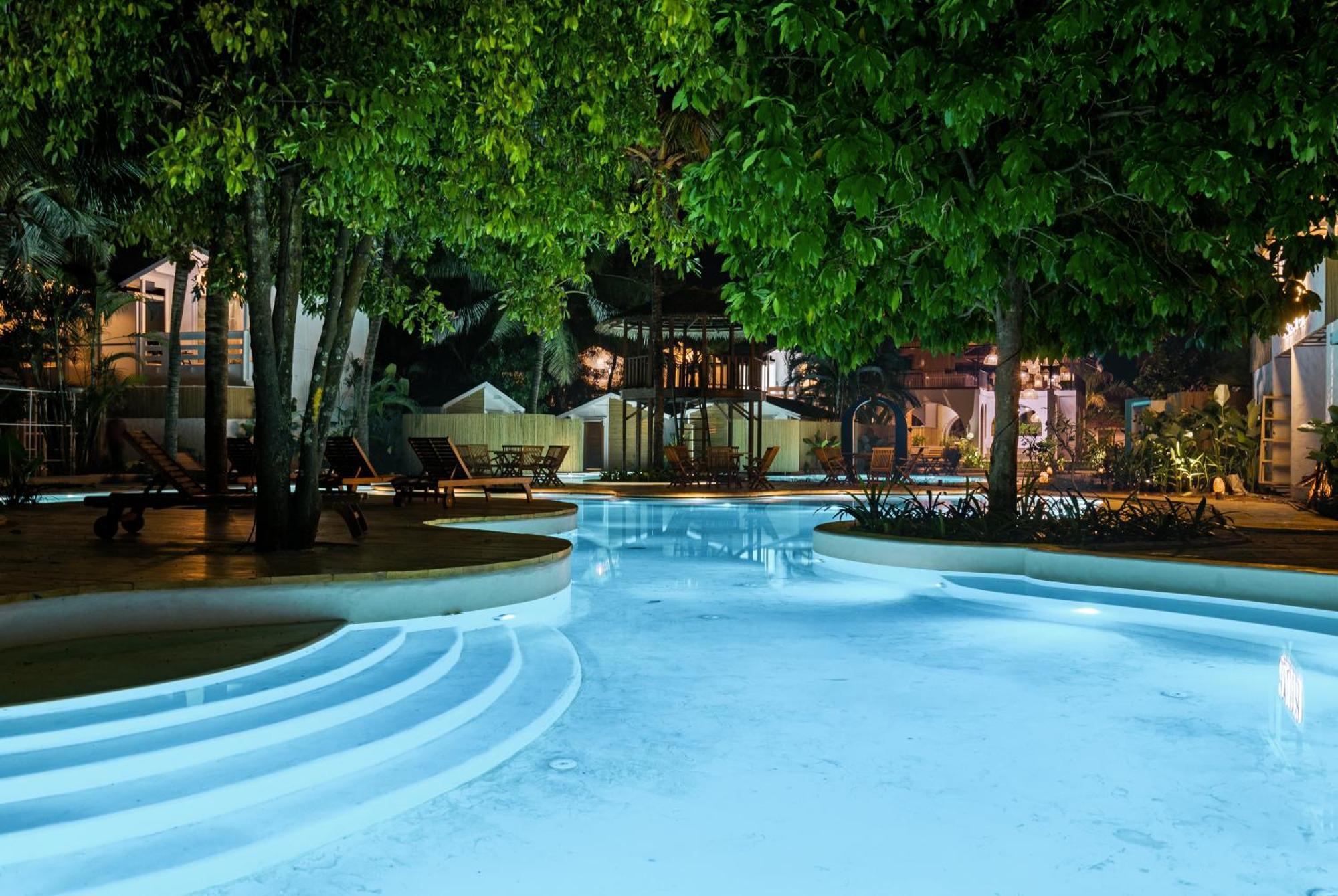 Azora By Ayatana, Goa Hotel Morjim Exterior photo
