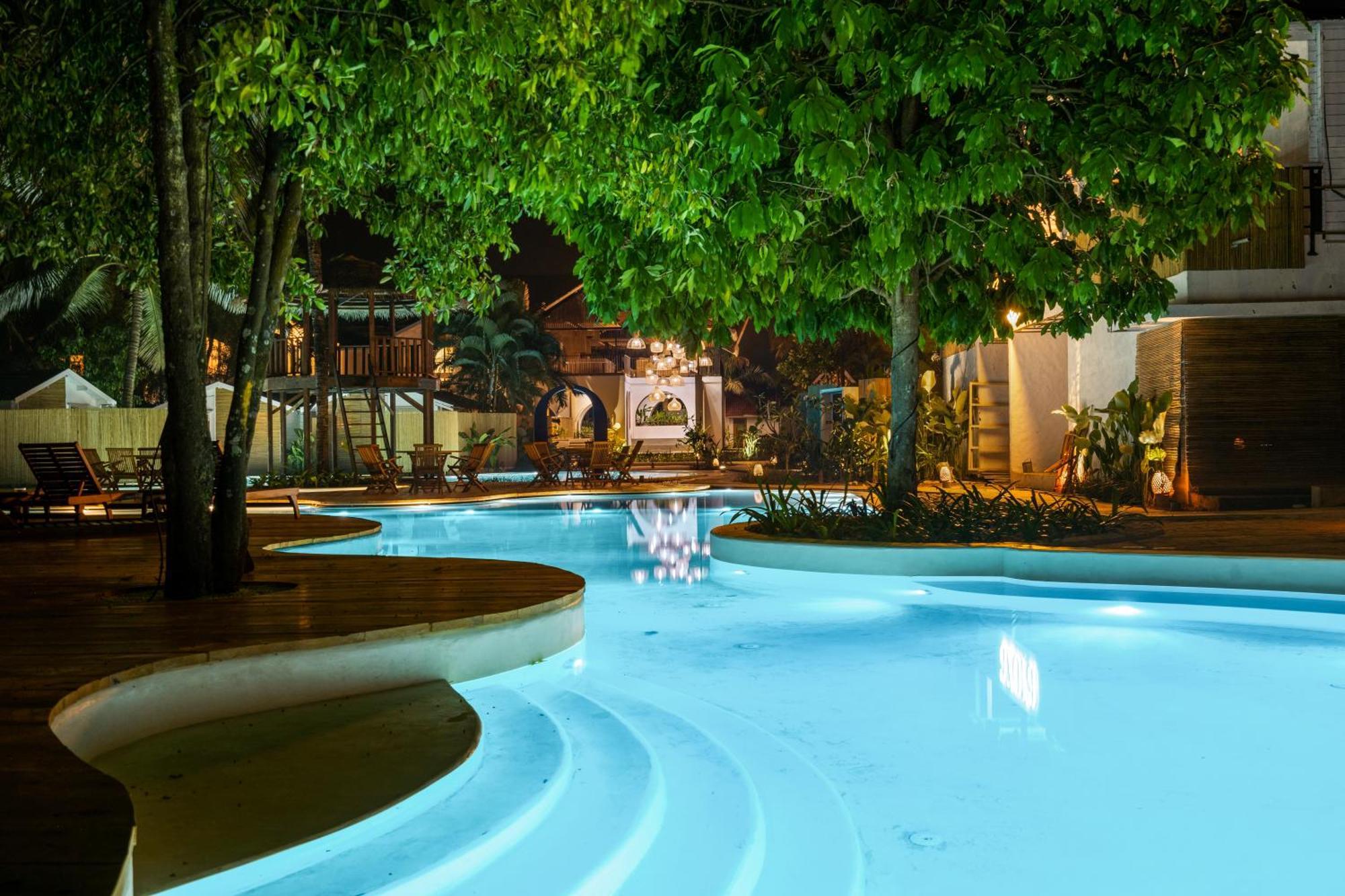 Azora By Ayatana, Goa Hotel Morjim Exterior photo