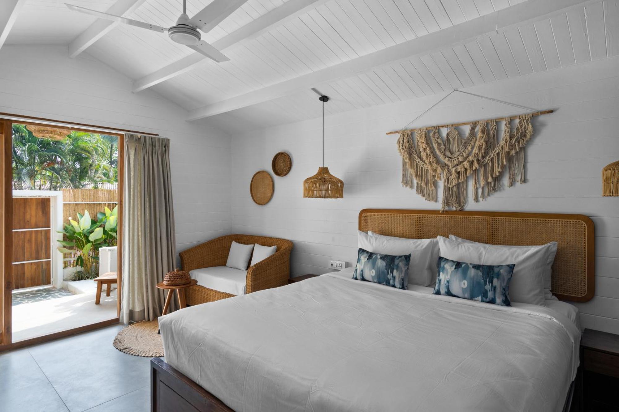 Azora By Ayatana, Goa Hotel Morjim Exterior photo